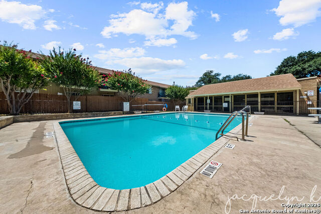 Image 26 of 28 For 923 Vance Jackson  1207
