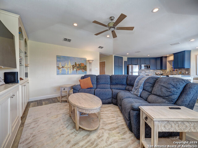 Image 10 of 34 For 103 Driftwood