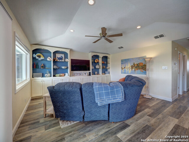 Image 9 of 34 For 103 Driftwood