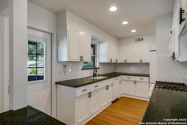 Image 10 of 37 For 1815 Edgehill Dr