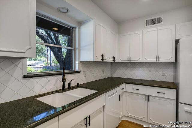 Image 12 of 37 For 1815 Edgehill Dr