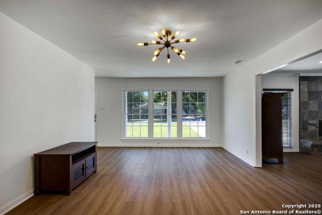 Image 16 of 37 For 1815 Edgehill Dr