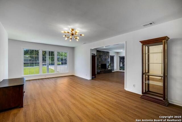 Image 17 of 37 For 1815 Edgehill Dr