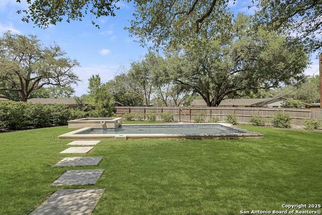 Image 30 of 37 For 1815 Edgehill Dr