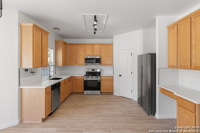 Image 6 of 23 For 962 River Terrace