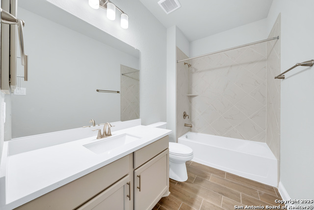 Listing photo id 17 for 105 Dryden Hills