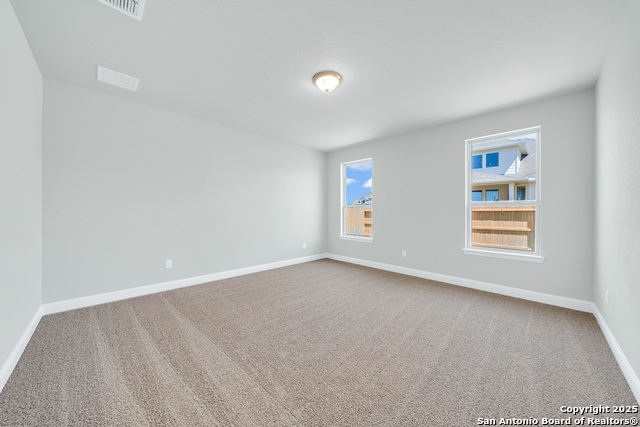Listing photo id 19 for 105 Dryden Hills