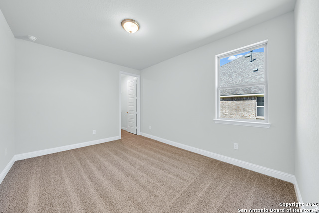 Listing photo id 21 for 105 Dryden Hills