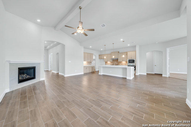 Listing photo id 5 for 105 Dryden Hills