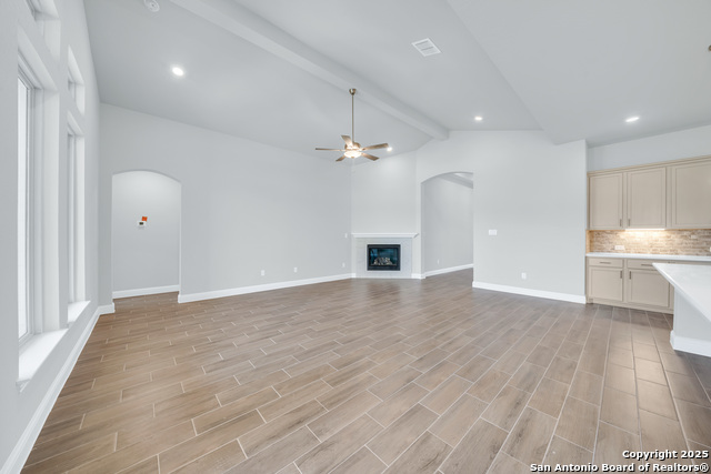 Listing photo id 7 for 105 Dryden Hills