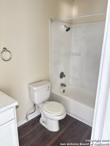 Listing photo id 9 for 5602 & 5603 Bienville Drive