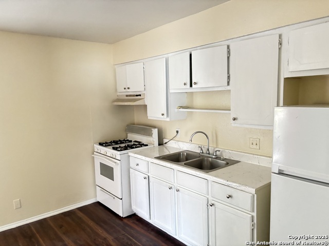 Listing photo id 13 for 5602 & 5603 Bienville Drive