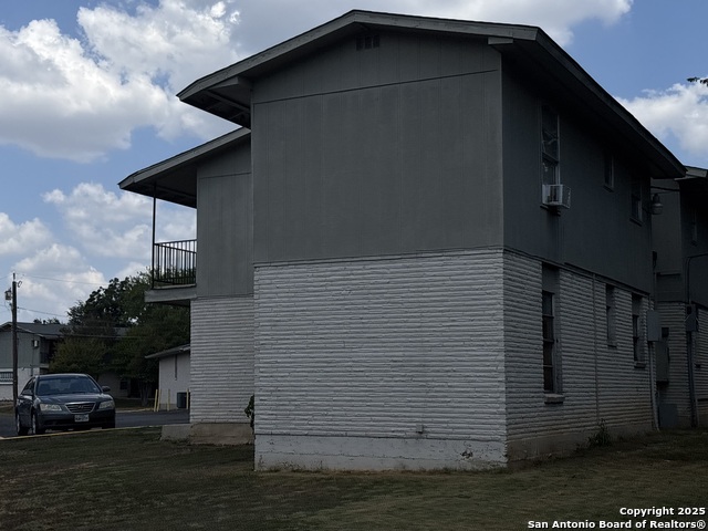 Listing photo id 15 for 5602 & 5603 Bienville Drive