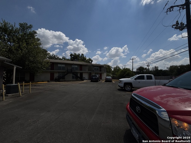 Listing photo id 17 for 5602 & 5603 Bienville Drive