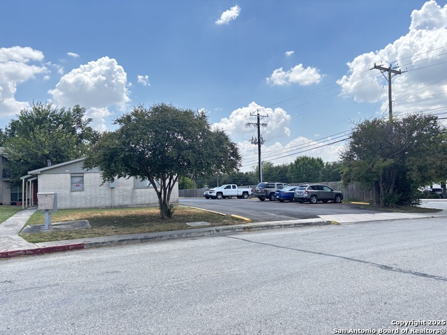 Listing photo id 19 for 5602 & 5603 Bienville Drive