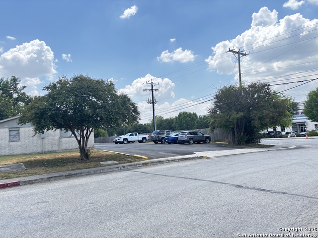 Listing photo id 20 for 5602 & 5603 Bienville Drive