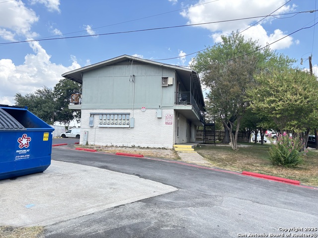 Listing photo id 22 for 5602 & 5603 Bienville Drive