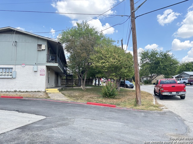 Listing photo id 23 for 5602 & 5603 Bienville Drive