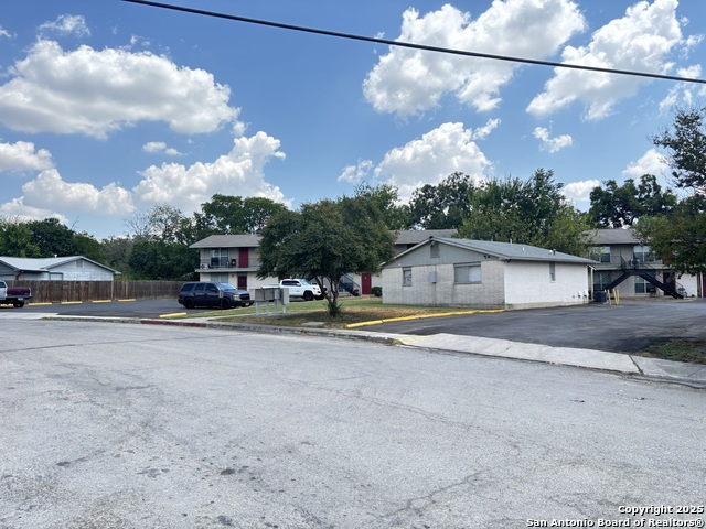 Listing photo id 24 for 5602 & 5603 Bienville Drive