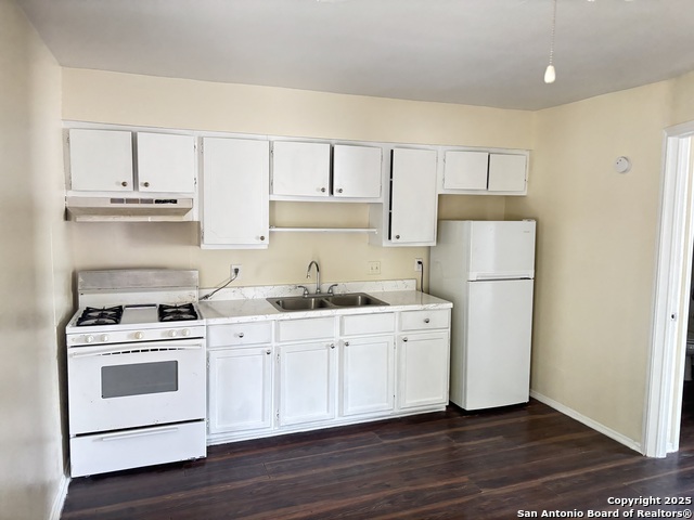 Listing photo id 5 for 5602 & 5603 Bienville Drive