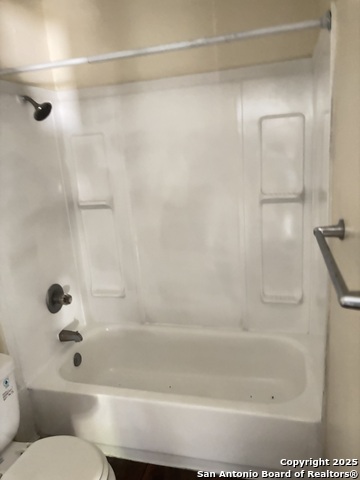 Listing photo id 7 for 5602 & 5603 Bienville Drive