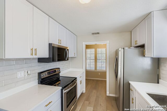 Listing photo id 4 for 5635 Timber Star