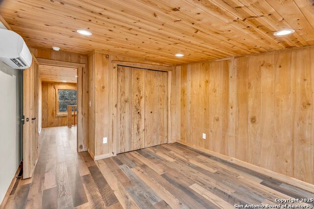 Listing photo id 16 for 700-700b Ledge Rock Road