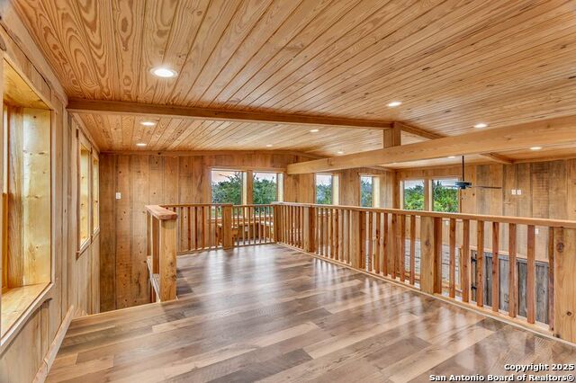 Listing photo id 7 for 700-700b Ledge Rock Road