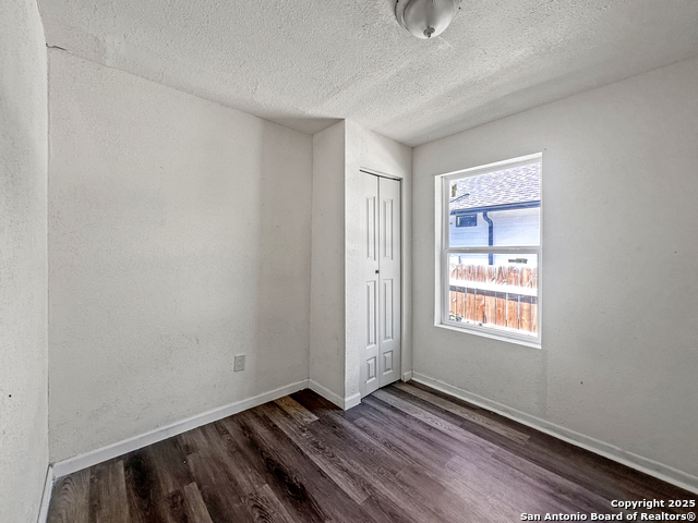 Image 13 of 24 For 2235 Houston E