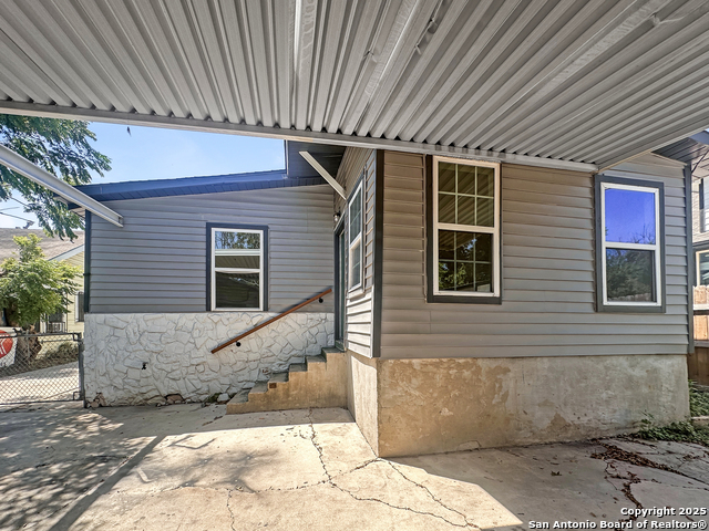 Image 19 of 24 For 2235 Houston E