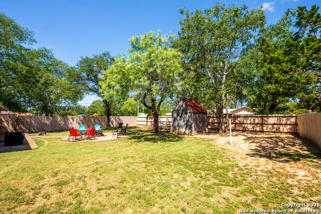 Image 13 of 14 For 112 E Knippa