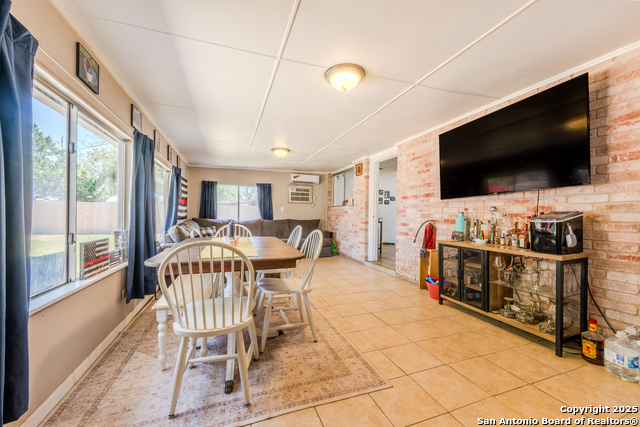 Image 7 of 14 For 112 E Knippa