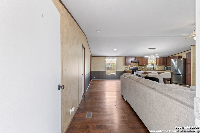 Image 10 of 29 For 4518 Waterline Rd