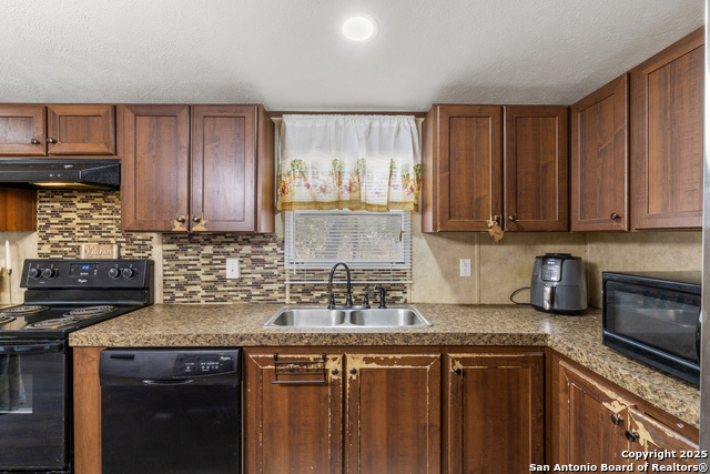 Image 15 of 29 For 4518 Waterline Rd