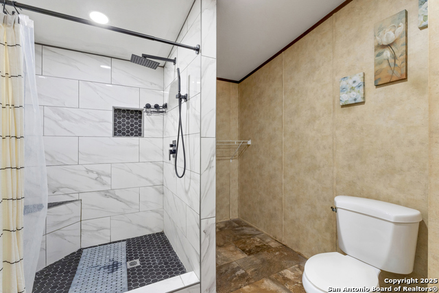 Image 19 of 29 For 4518 Waterline Rd