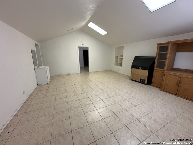Image 12 of 39 For 6628 Crestway