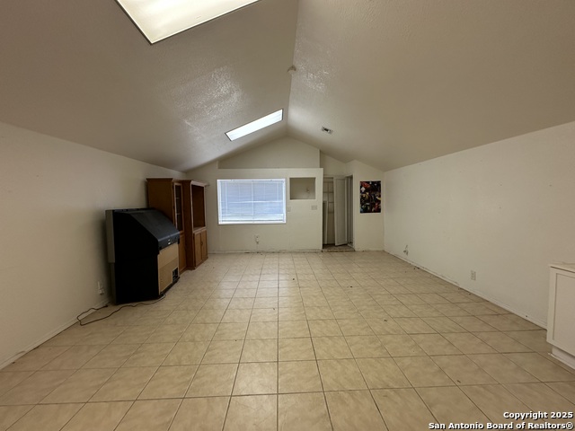 Image 14 of 39 For 6628 Crestway