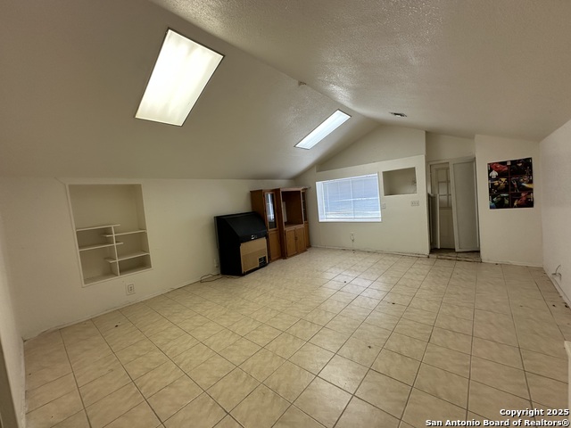 Image 15 of 39 For 6628 Crestway