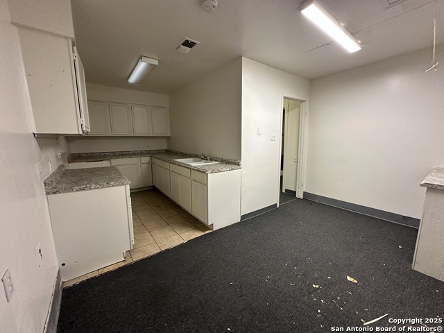 Image 17 of 39 For 6628 Crestway