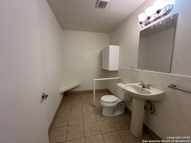 Image 18 of 39 For 6628 Crestway