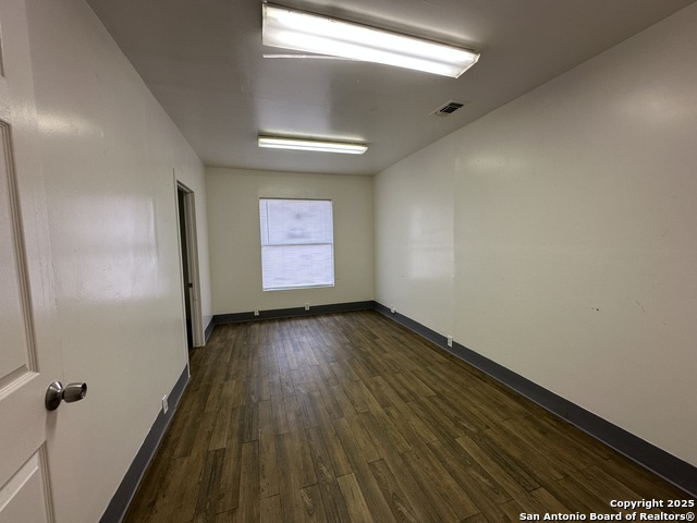 Image 22 of 39 For 6628 Crestway