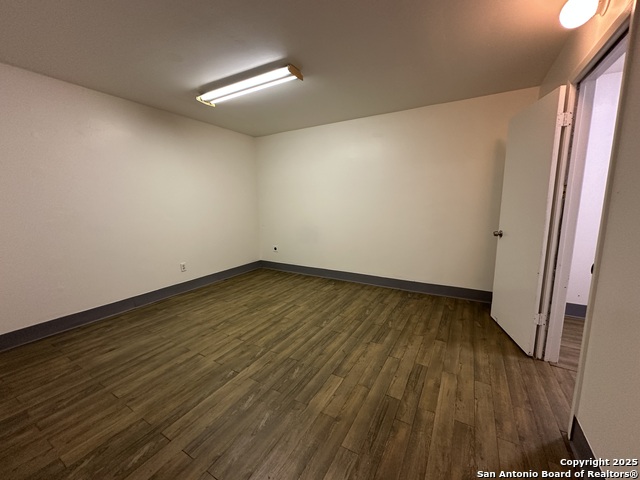 Image 32 of 39 For 6628 Crestway