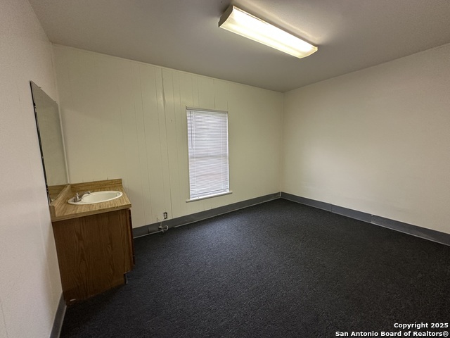 Image 33 of 39 For 6628 Crestway