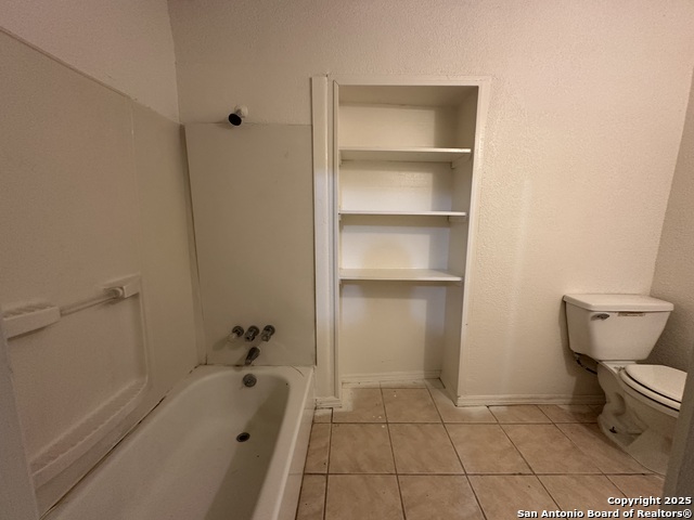 Image 7 of 39 For 6628 Crestway