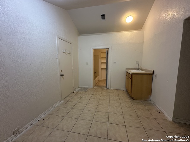 Image 8 of 39 For 6628 Crestway