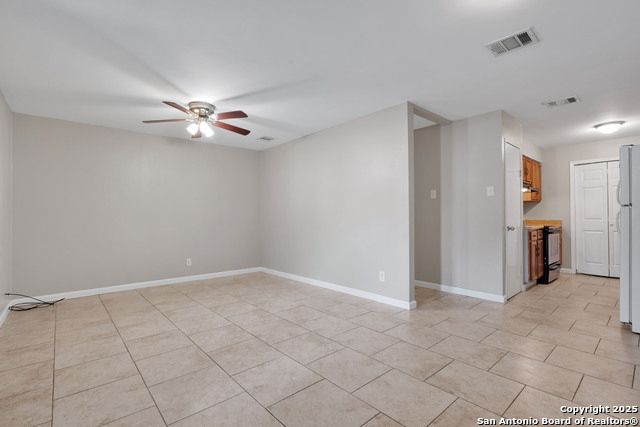 Image 2 of 12 For 310 Hutchins E 101