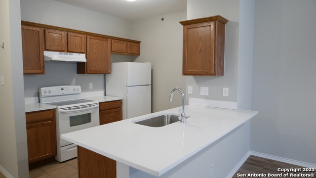 Listing photo id 1 for 4919 Ali Ave  3