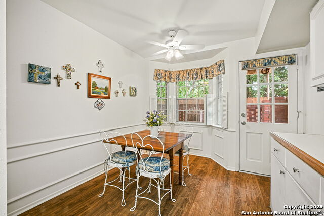 Image 10 of 19 For 8033 New Braunfels N 300e