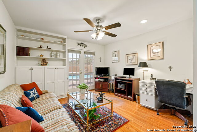 Image 15 of 19 For 8033 New Braunfels N 300e