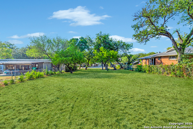 Listing photo id 4 for 249 Bobbies Ln
